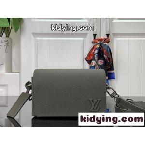 M82086 ファストライン・ウェアラブル ウォレット ルイヴィトン コピー バッグ スーパーコピーkid26neO5Tn