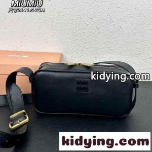 ロゴプレート レザー ショルダーバッグ ミュウミュウ コピー バッグ コピー ブラックkid26jueq4b