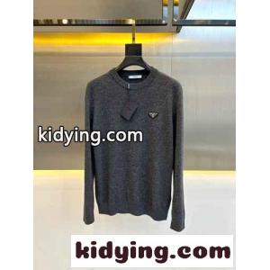 シンプル 着心地いい メンズ ウール プルオーバー プラダ コピーブランド セーター コピー グレーkid26fu059n