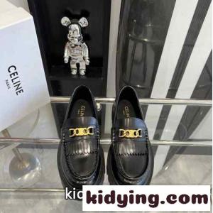 トリオンフチェーン付き ローファー セリーヌ ブランド コピー シューズ コピー レディースシューズ ブラックkid269ja8Xn