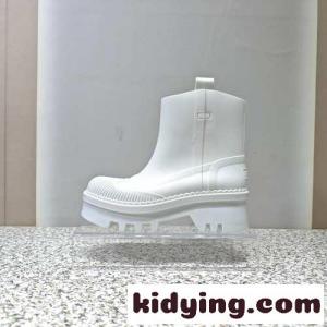 カジュアル軽量 レインブーツ クロエ ブーツ コピー レディース ホワイトkid260TL5De