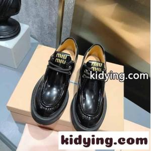 23-24AW プラットフォーム レースアップ シューズ ミュウミュウ コピーブランド シューズ コピー ブラックkid26f0bOni