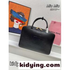 洗練された レザー トップハンドルバッグ ミュウミュウ ブランド コピー バッグ コピー ブラックkid269z8b8j