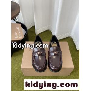 レザー カデット ローファー バーバリー スーパーコピー モカシン スーパーコピー ボルドーkid26n8LPPj