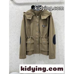 カジュアル お洒落 フード付き マウンテンパーカー プラダ コピー ジャケット 偽物 カーキkid264rGHDe
