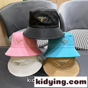 シンプル トライアングルロゴ バケットハット プラダ コピー キャップ 偽物kid26XrqGjC