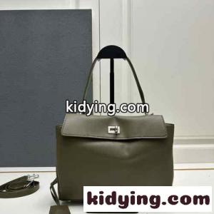 人気 バレンシアガ コピー ロデオ スモール ハンドバッグ コピー グリーンxシルバー金具kid26L19THn