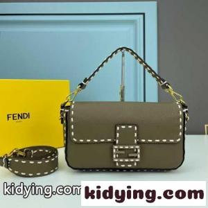 人気 fendi コピー フェンディ コピー ハンドステッチ ミディアム バゲットバッグ コピーkid26SL1Xjq
