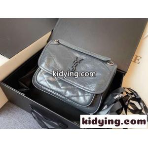 SAINT laurent コピーブランド☆人気 ニキ スモール チェーンバッグ イヴ・サンローラン コピーブランド バッグ コピー グレーkid26uqiayq