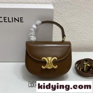 新作&ミニ ブザス トリオンフ カーフスキン セリーヌ コピー バッグ コピー ショルダーバッグ ブラウンkid26eC4fqq