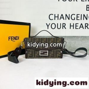 フェンディ コピー バッグ 人気 コピー バゲット ソフトトランク FFファブリック ショルダーバッグkid260H9nuq