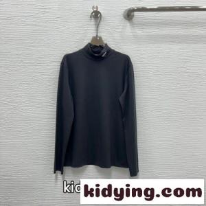 着心地いい 合わせやすい ベーシック 着回し ハイネック プラダ コピーブランド Tシャツ コピー 長袖kid26q09T5f