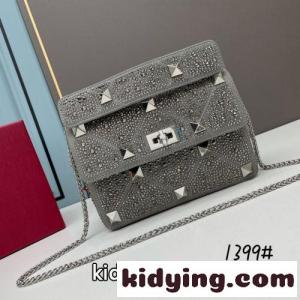 ヴァレンティノ ブランド コピー バッグ コピー GARAVANI ローマンスタッズ クリスタル チェーン ショルダーバッグkid26GDGnOb