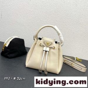 おしゃれ プラダ スーパーコピー バッグ コピー レザー ショルダーバッグ 可愛い レディース バケットバッグkid26C4nqmm