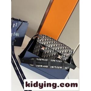 おしゃれ クリスチャン・ディオール スーパーコピー バッグ コピー dior スーパーコピー EXPLORER メッセンジャーバッグkid26PHPDCy
