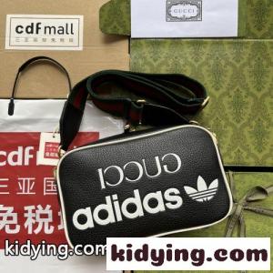 スーパーコピー adidas x gucci スーパーコピー コラボ&スモール ショルダーバッグ グッチ スーパーコピー バッグ コピー カジュアル カメラバッグkid261LXX5v