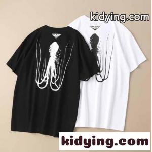 おしゃれ 人気 プリント クールネック プラダ ブランド コピー Tシャツ コピー 半袖 メンズ カジュアル 着心地いい ホワイト ブラックkid26byuuuq