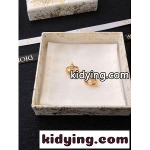 Petit CD Jolie ミニ スタッドピアス クリスチャン・ディオール ブランド コピー イヤリング 偽物kid260D8rOf