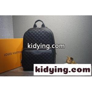 このCampusランドセルのDamier Infini牛皮は銀色の光沢を呈しており ブランドの古典的なDamier棋盤はエンボス質感で再演出されている ルイ・ヴィトン バッグ 安い コピーkid26bmiWfu