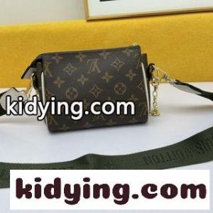 ルイ・ヴィトン 定番 バッグコピー デザインは滑りやすい牛革で作られており 外袋にはLV Initialsマークの金具がついておりますkid26eaWDSb