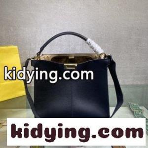​フェンディ コピー バッグ 一覧 コピー fendi コピー F家のpeekabooのアップグレード版ハンドバッグは 柔らかくて小さな牛革ですkid26D8XrSn