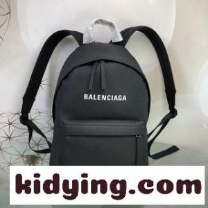バレンシアガ コピー バックパック 新型の主なBALENパリの家 中サイズの両肩バックパックは 輸入の柔らかい牛革の材質を採用している コピーkid26jKLr4z