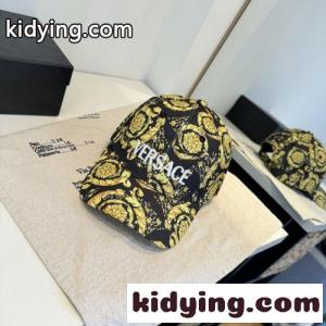 バロックプリント ロゴ刺繍 ベースボールキャップ ヴェルサーチ コピー キャップ 偽物kid26fKXrqi