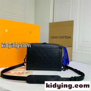 スクエアショルダーバッグ メンズ 防水調 LOUIS vuitton スーパーコピー 大容量 ストリート系 斜め掛け ルイヴィトン スーパーコピー 偽物kidying26z4PPra