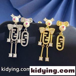 遊び心満載 ロボット アシンメトリーピアス フェンディ スーパーコピー イヤリング 偽物kid26qWHfyq