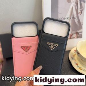 トライアングルロゴ レザー iPhoneケース プラダ コピーブランド スマホケース 偽物 カード収納kid26rymimu