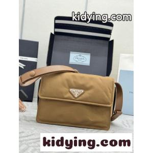 プラダ コピー スモール パデッド Re-Nylon ショルダーバッグ コピー 1BD313 キャメルkid26aqquOz