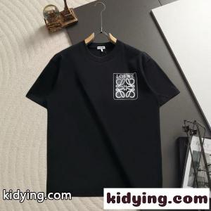 2026新作 loewe スーパーコピー コピー ロエベ スーパーコピー アナグラムロゴ 半袖Tシャツ メンズ クルーネック ブラック ミニマル カジュアル 上質感kidying26bK51ve