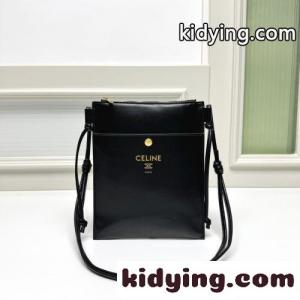 シンプル 上品 フラットショルダーバッグ セリーヌ コピーブランド バッグ コピー ブラックkid26yi4DCm