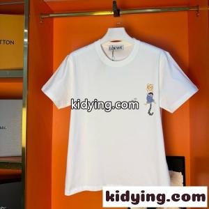 loewe スーパーコピー ロエベ スーパーコピー アナグラム キャラクタープリントTシャツ 高密度コットン 立体表現 デイリー カジュアル 売れ筋 ユニセックスkidying26nuGb8z