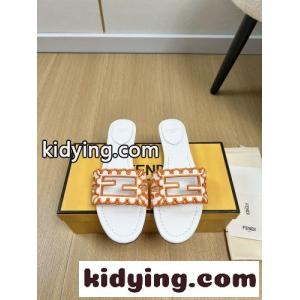 刺繍入り バゲット スライドサンダル カジュアル 人気 フェンディ ブランド コピー サンダル コピー ホワイトkid26S1LT9f