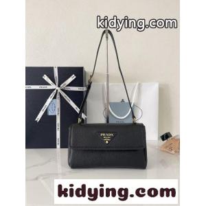 プラダ ブランド コピー バッグ スーパーコピー 1BN022 レザー ショルダーバッグ ブラックkid268jq4Lz