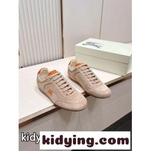 バーバリー スーパーコピー スーパーコピー シンプル 上品 スエード ナイトランナー スニーカー​kid26TjSjeq