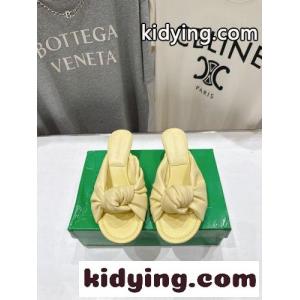 爽やか ノットディテール チェリー ミュール ボッテガ・ヴェネタ サンダル コピー イエローkid26OnKbai