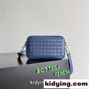 BOTTEGA veneta コピー INTRECCIATOボッテガ ヴェネタ コピー カメラバッグコピーショルダー2026最新ユニセックスkidying26COPTfq