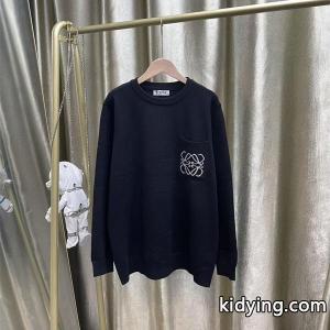 定番人気 ロエベ コピー loewe コピー スーパーコピー セーター ブラックロゴポケット シンプルで上質なデザインkidying26OTvaSj