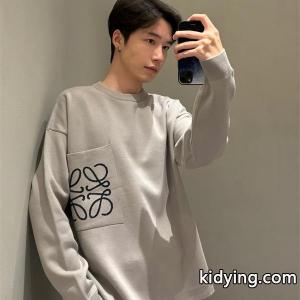 2026秋冬 ロエベ コピー loewe コピー 偽物 セーター グレーロゴデザイン シンプルで高級感ある一枚kidying261Xj81r