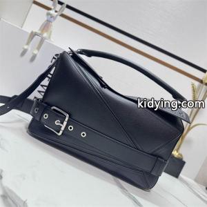 loewe コピー スーパーコピー パズルバッグ ブラック レザー ベルトデザイン 高品質 期間限定 ロエベ コピーkidying269LTb4n