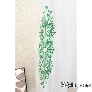 CHROME hearts コピーブランド 偽物 トレンド感 溢れる カジュアルモダン 長袖Tシャツ カラーロゴアクセント クロムハーツ コピーブランドkidying26CyW5Hb
