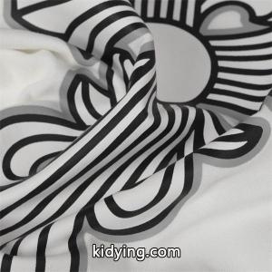 クロムハーツ コピー 偽物 クラフト感 重視 シックデザイン 長袖Tシャツ バッククロスモチーフ CHROME hearts コピーkidying269L5rma