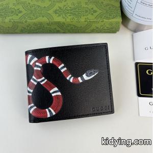 グッチ コピー 偽物 二つ折り財布 キングスネークデザイン ブラックレザー シンプル メンズ人気 gucci コピーkidying26Pzu8ja