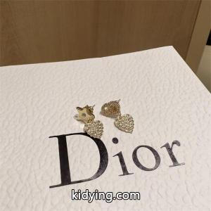 簡単に秋冬の季節感をアップ ディオール コピー ピアス新作dior コピー 街のおしゃれさんも愛用 ピアス ブランド コピー 激安(日本最大級)kidying26WDmemq