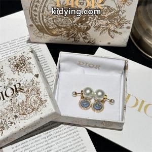 今年らしいトレンド感のある着こなし ディオール ブランド コピー 落ち着いたコーデが楽しもう dior ブランド コピー  ピアス_ディオール ブランド コピーブランド コピー 激安(日本最大級)kidying261Hr8ba