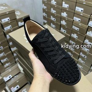 クリスチャンルブタン ブランド コピー スーパーコピー シック エレガント スエード スタッズスニーカー Christian louboutin ブランド コピーkidying260HTLbm