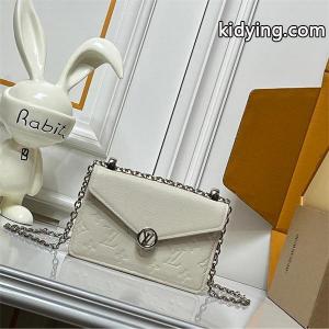 上品可憐 便利コンパクト 繊細フェミニン LOUIS vuitton コピー ルイヴィトン コピー コピー チェーンバッグkidying264nKjuC
