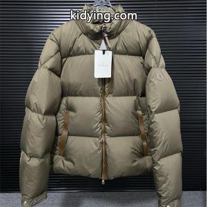 カーキ 上品ミリタリーテイスト 防寒力強化モデル 上質素材 moncler コピーブランド モンクレール コピーブランド コピー ダウンジャケットkidying26u4P19f